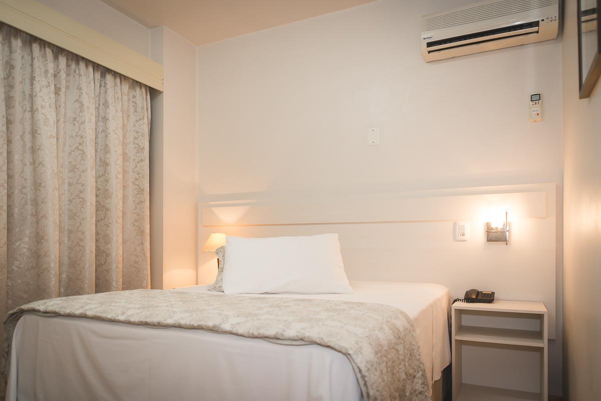 Hotel Pallis Эрешин Экстерьер фото