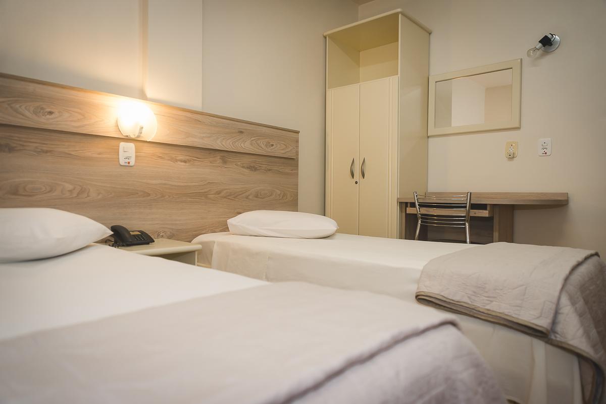 Hotel Pallis Эрешин Экстерьер фото